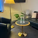 Daire Apartmenthaus Wilder Mann Obrigheim (Neckar-Odenwald-Kreis)