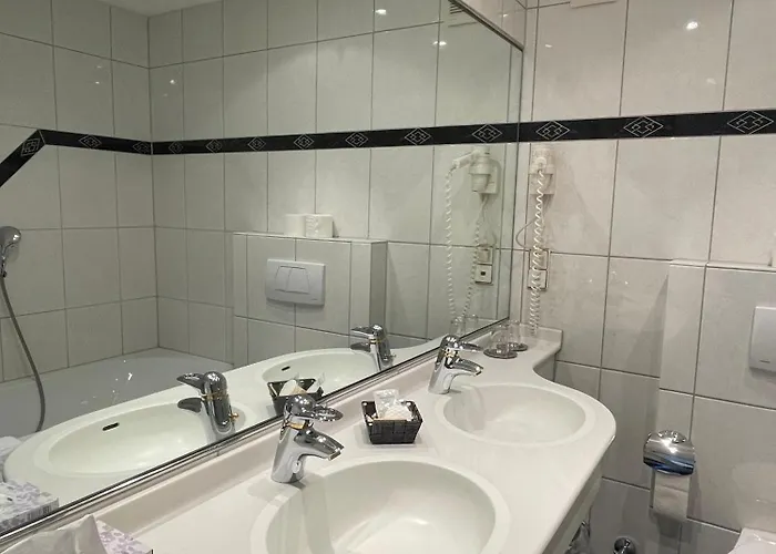 شقة Apartmenthaus Wilder Mann Obrigheim (Neckar-Odenwald-Kreis)