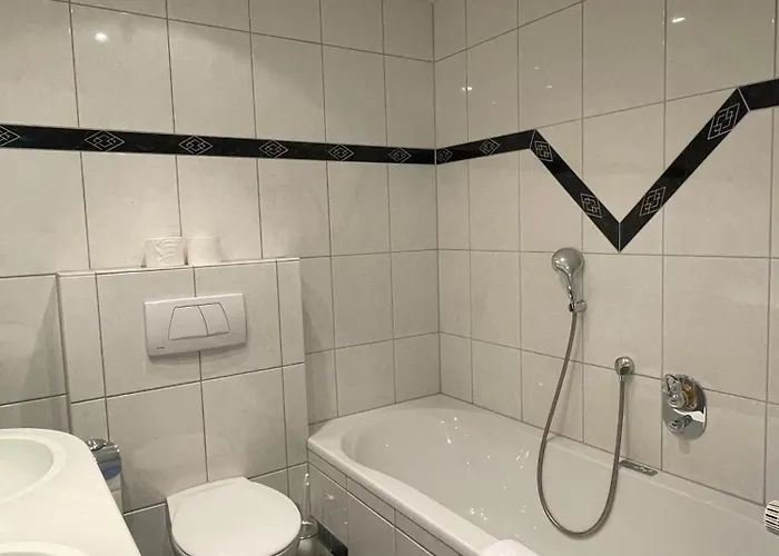 شقة Apartmenthaus Wilder Mann Obrigheim (Neckar-Odenwald-Kreis)